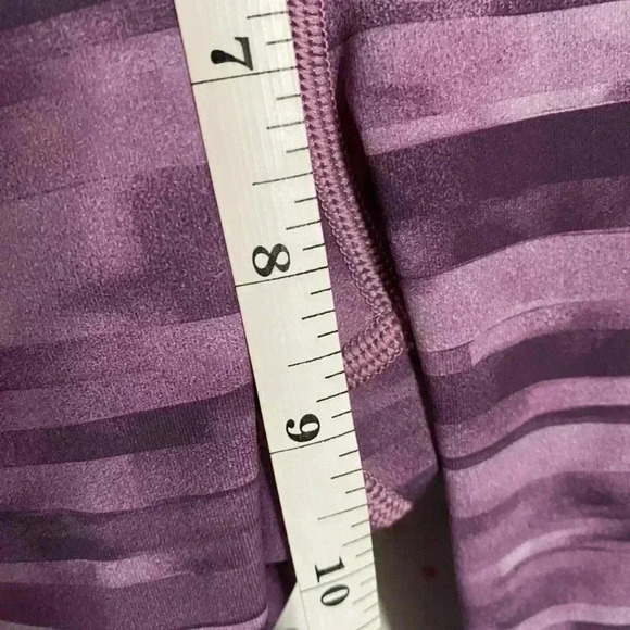 Lululemon Speed Up Crop - Picture 3 of 7